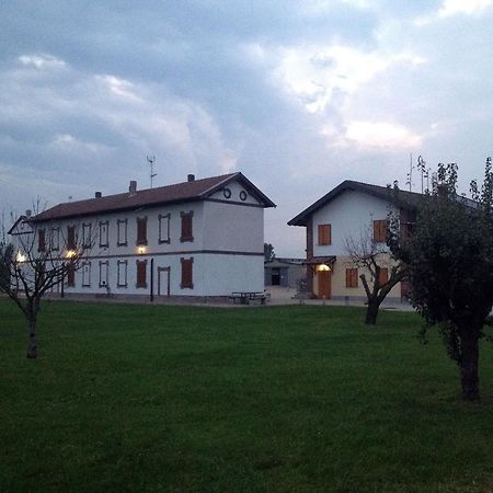 Bed And Breakfast Azienda Agricola Cascina Salazzara Magenta Exterior photo