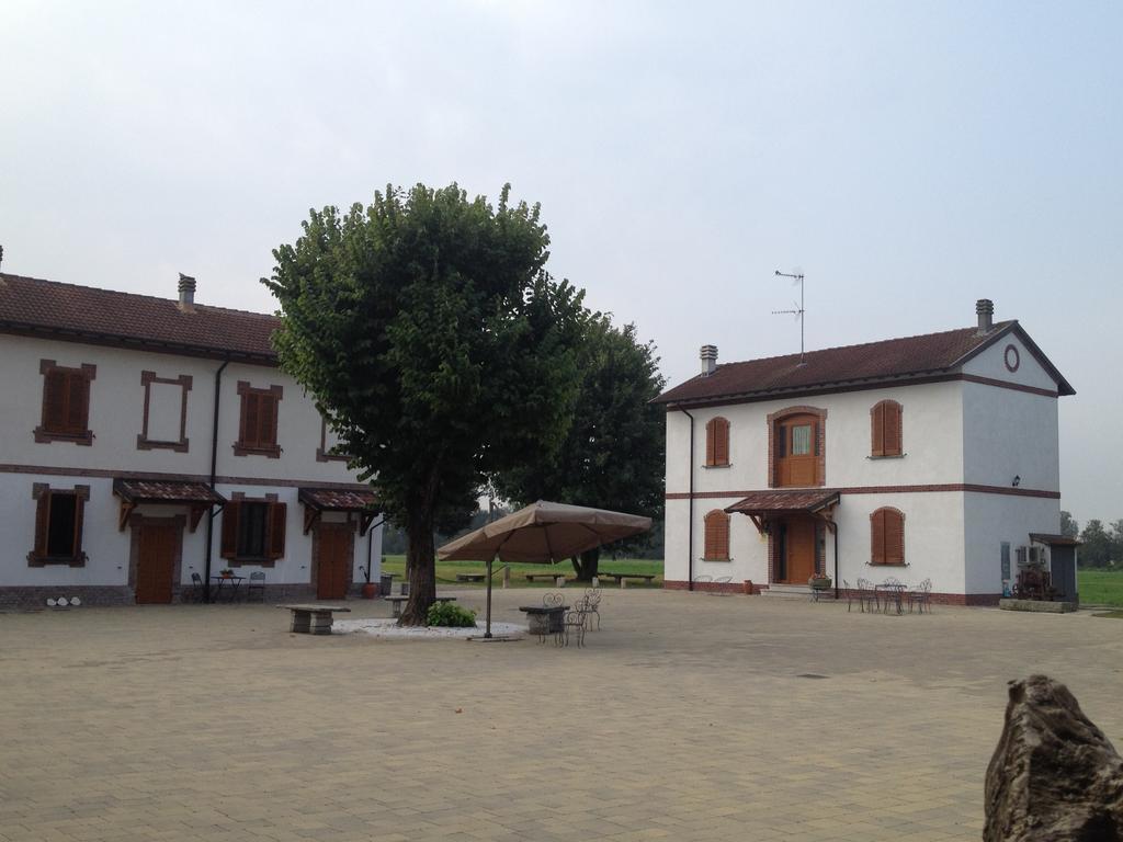 Bed And Breakfast Azienda Agricola Cascina Salazzara Magenta Exterior photo
